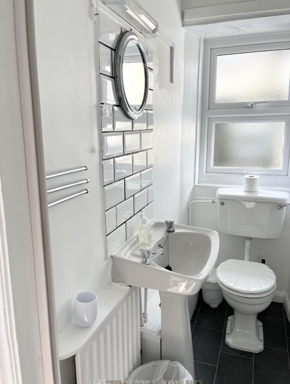 The Dozy Deer (Adults Only) Hotell Windermere Exteriör bild